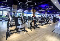 岳阳91游泳健身馆直播,畅游健身新体验，尽享健康生活风采